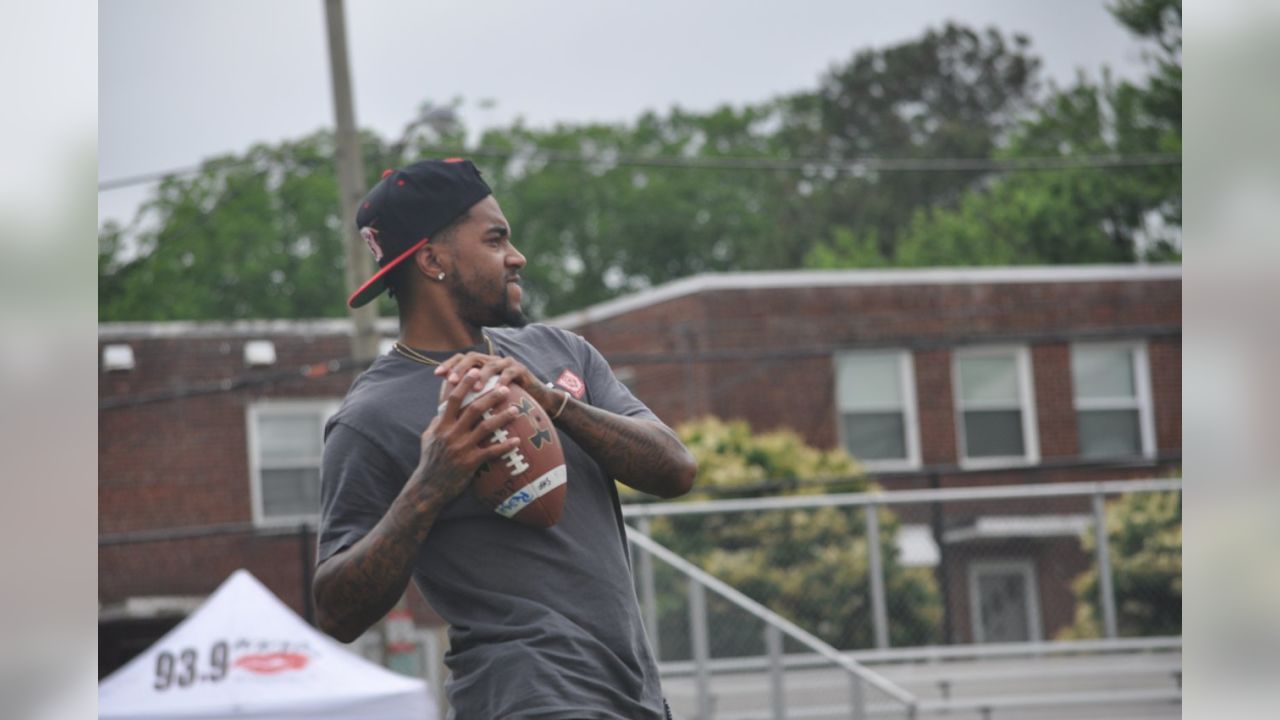 PHOTOS: Rams WR DeSean Jackson hosts youth football camp