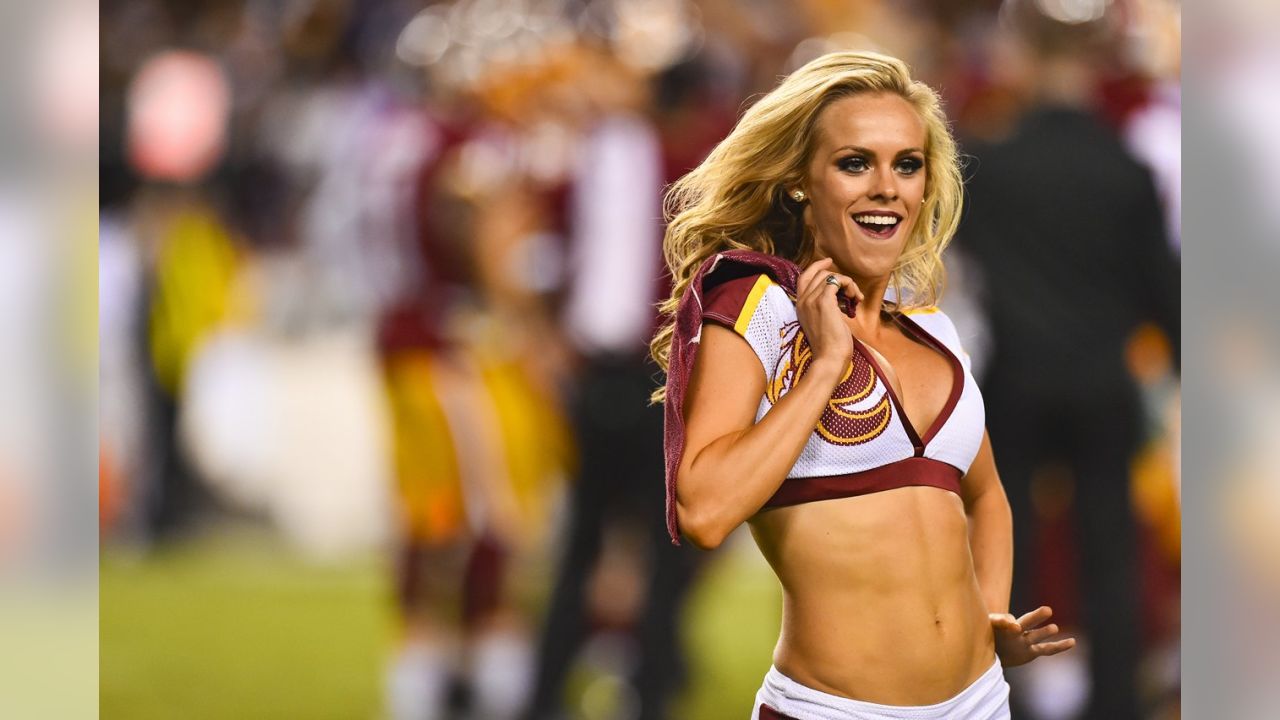 3,097 Washington Redskins Cheerleader Stock Photos, High-Res