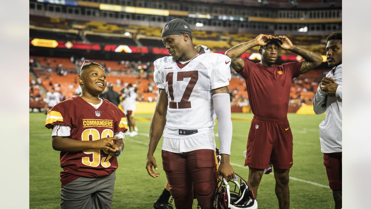 PHOTOS  Commanders practice under the lights at FedExField