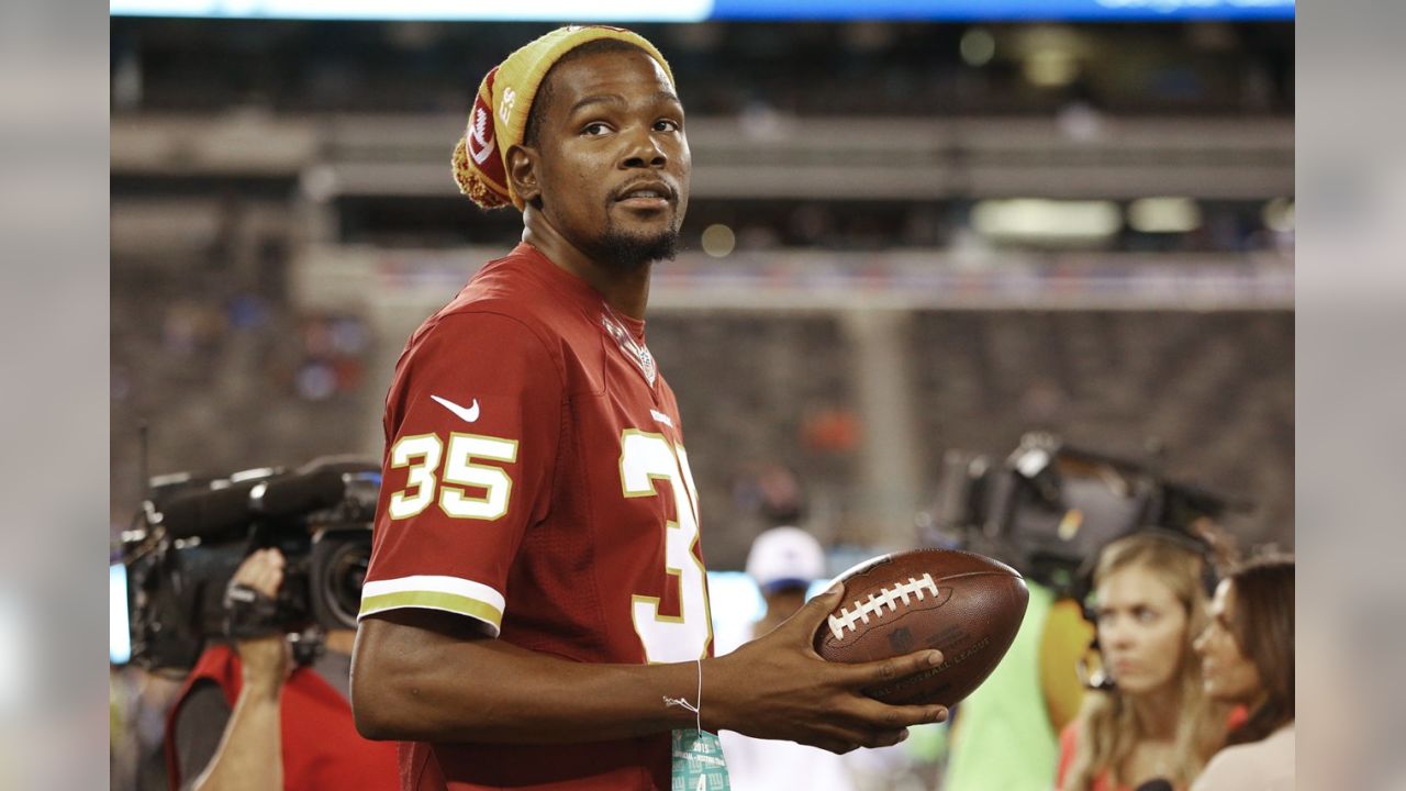 Kevin Durant Takes In Redskins-Giants Game (2015)