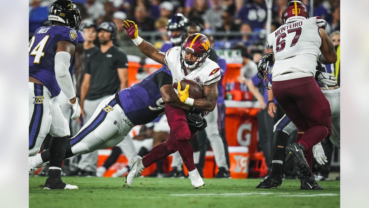 Sam Howell plays effectively in first half as Commanders end Ravens'  NFL-record 24-game preseason win streak – The Virginian-Pilot