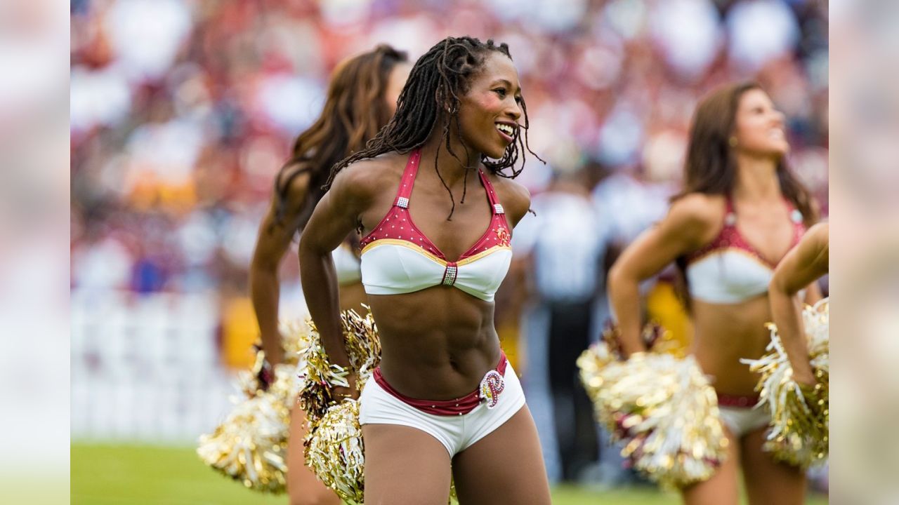 Redskins Cheerleader Taryn's Swimsuit Photos