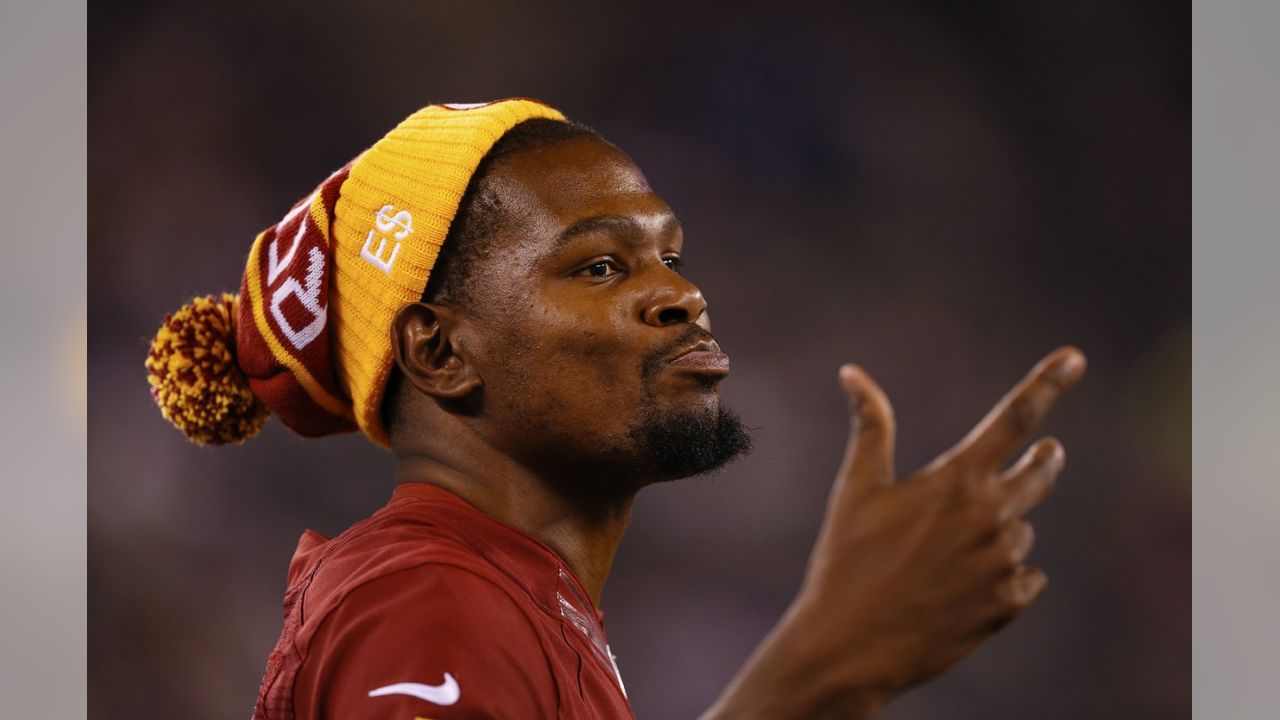 Kevin Durant Travels To New York To Cheer On The Redskins