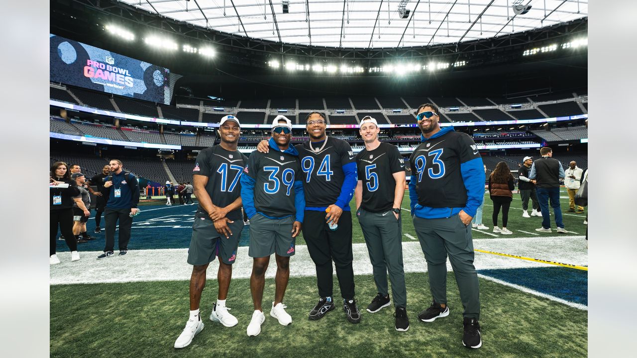 PHOTOS: Commanders players, mascot all smiles at the NFL Pro Bowl