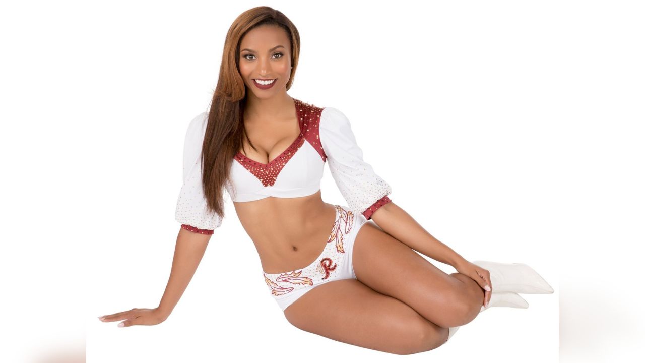 Redskins Cheerleader Masako's Swimsuit Photos