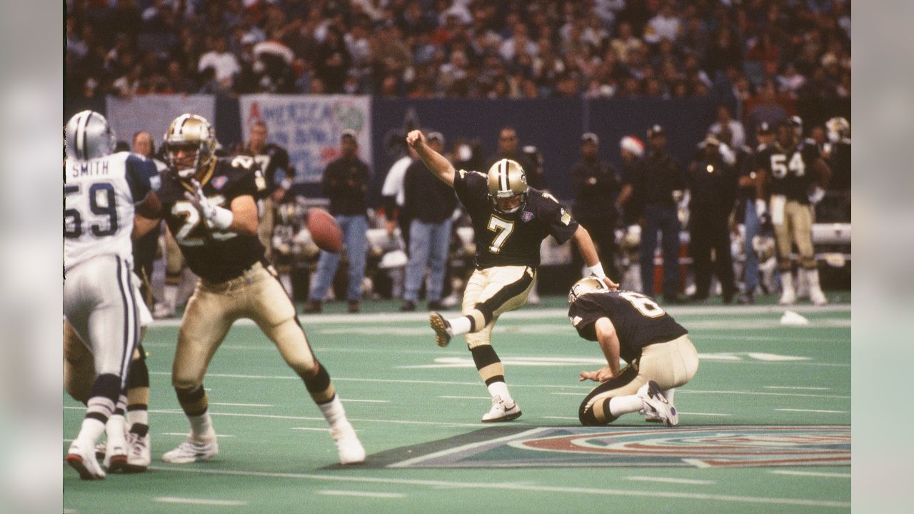 New Orleans Saints' kicker Morten Andersen with arms in the air