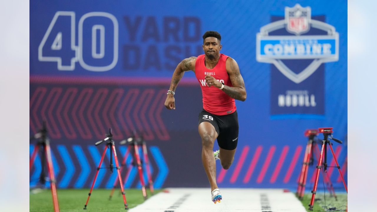 2023 NFL Draft: A.T. Perry runs official 4.47-second 40-yard dash at 2023  combine