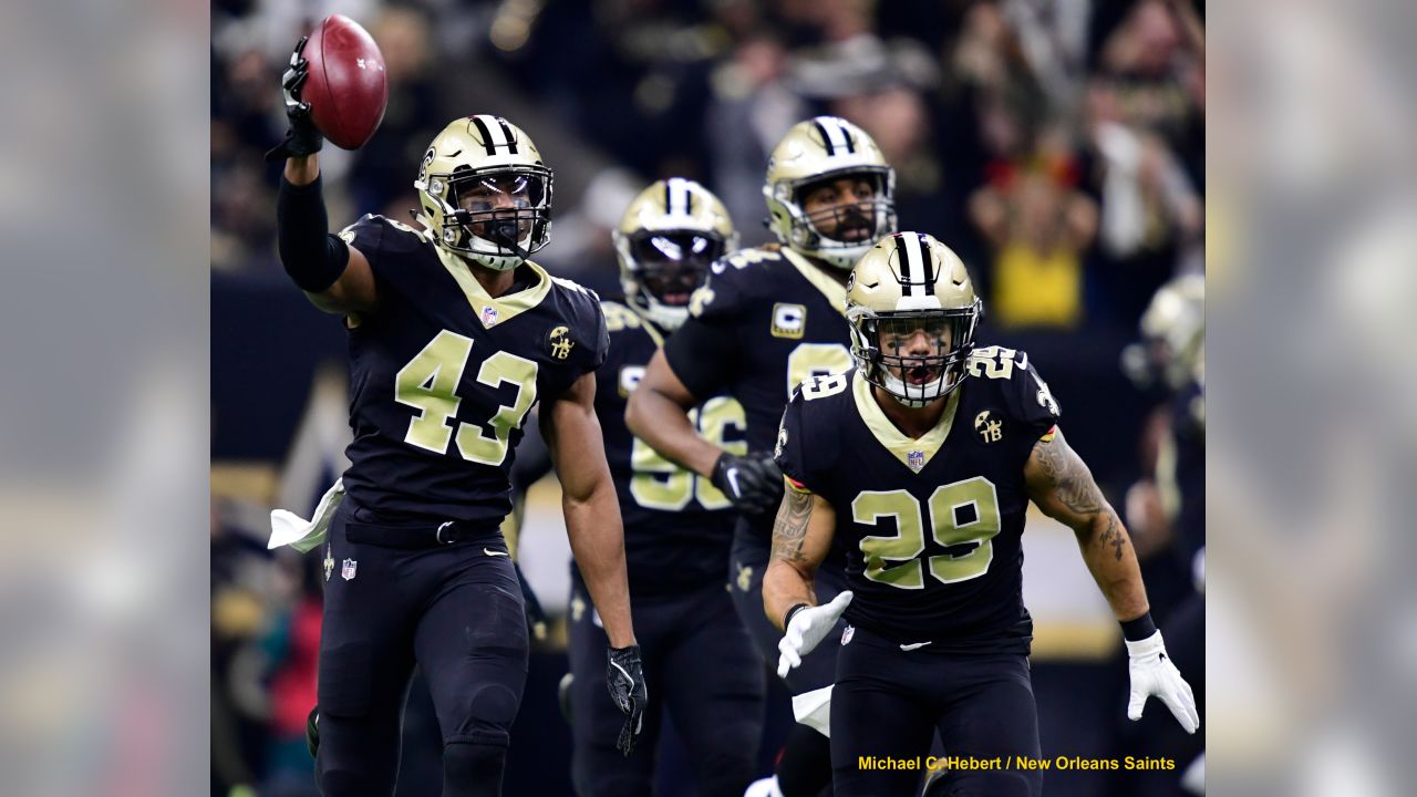 Saints carve up Falcons, 31-17, on Thanksgiving Night