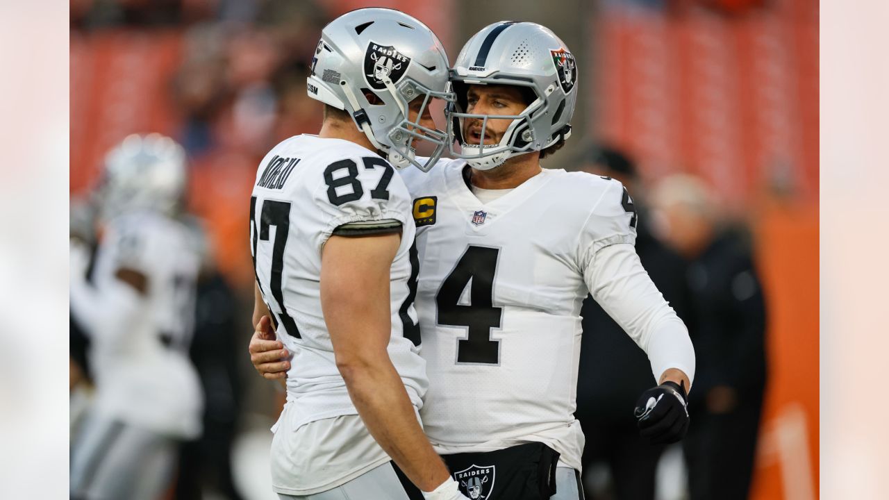 Oakland Raiders tight end Foster Moreau (87) looks to put a block