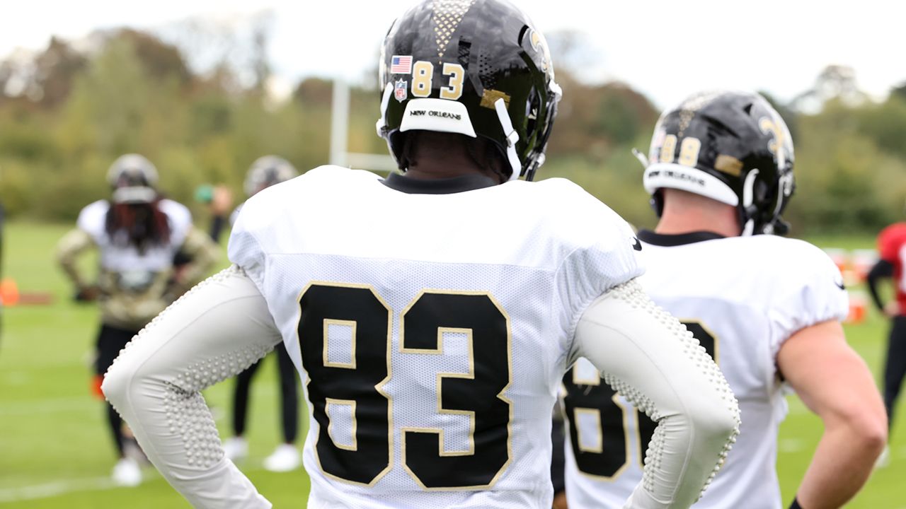 Photos: Saints practice in London, debut black helmets