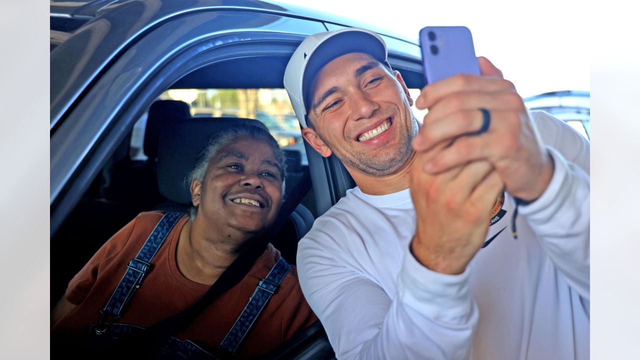 WATCH: A Wholesome Video of Tyrann Mathieu Handing Out Turkeys for  Thanksgiving - EssentiallySports