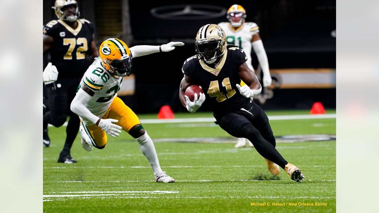 New Orleans Saints running back Alvin Kamara defying description