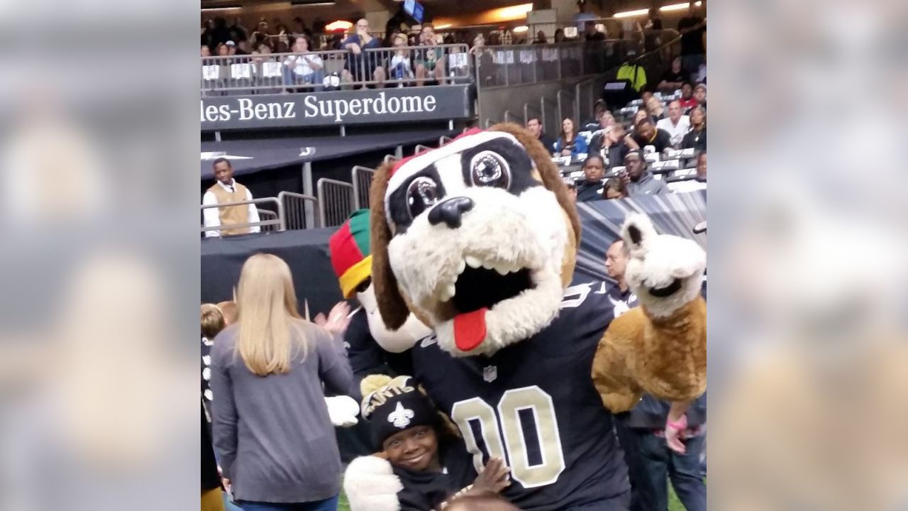 Saints Superfan With Chronic Liver Disease Gets Ultimate 'Who Dat' Surprise  - ABC News