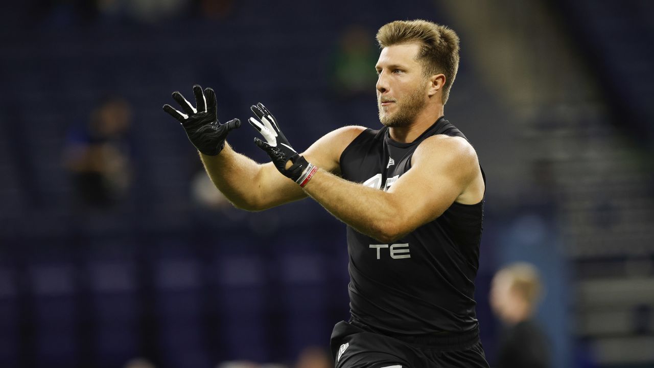 Adam Trautman injury news: Saints TE sprained MCL in Week 11, will miss 4-6  weeks - DraftKings Network