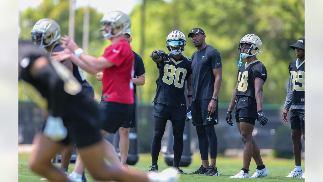 New Orleans Saints - Jarvis Landry catches ball over camper at his