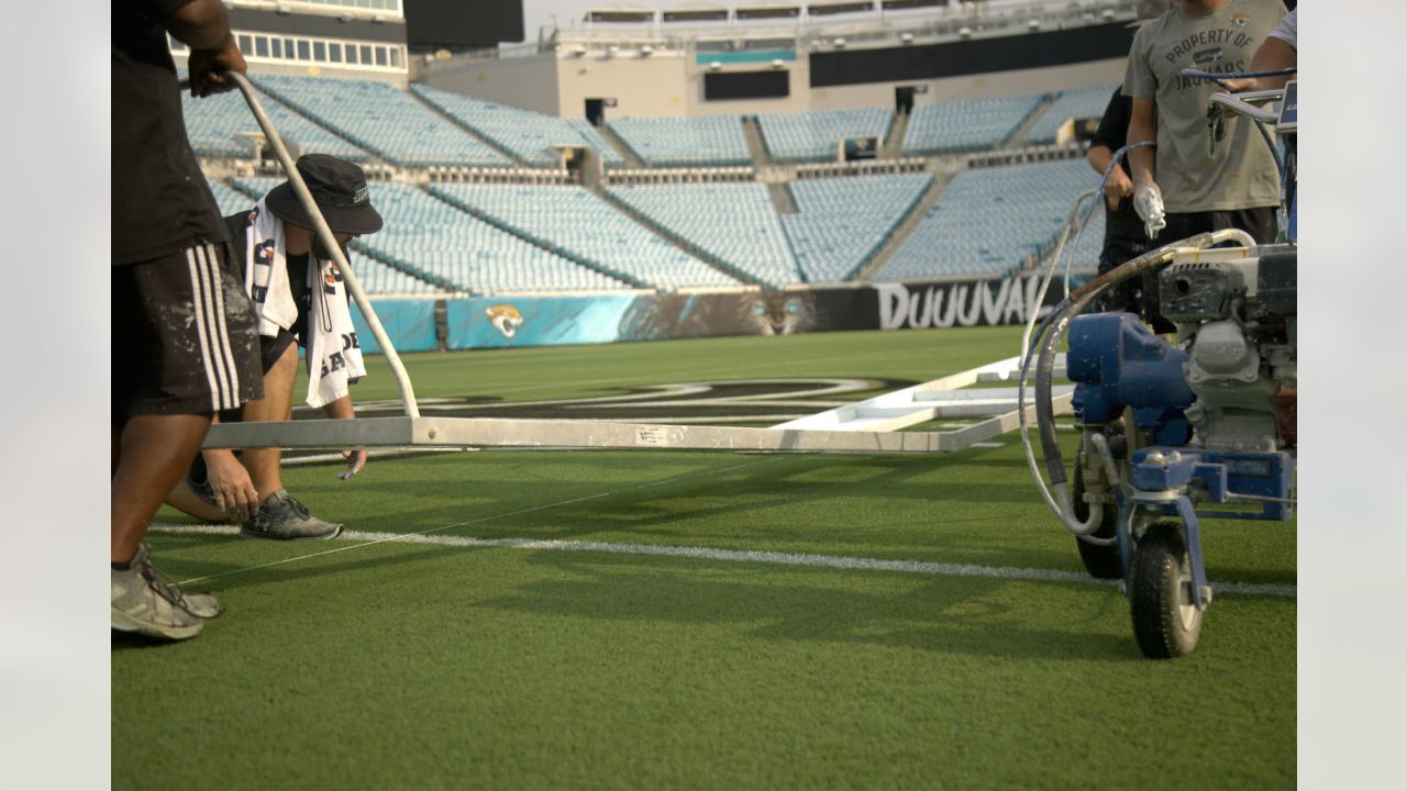 Photo: Packers vs Saints in the NFL opening game at TIAA Bank Field in  Jacksonville, Florida. - JAP20210912002 