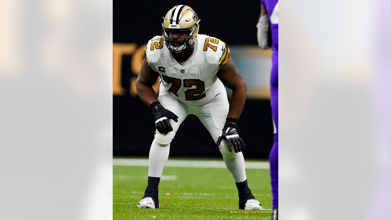 Terron Armstead limps off, Saints trail by 10 - NBC Sports