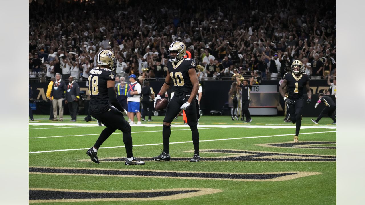 ▪️ 26/32, 222 yards ▪️ 4 touchdowns, - New Orleans Saints