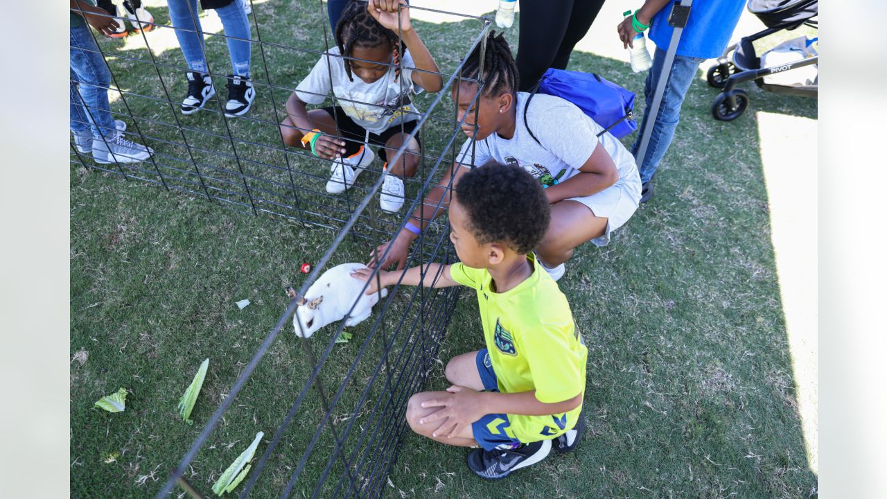 New Orleans Saints on X: Earlier today, the Saints and @PelicansNBA teamed  up with @Chevron to host a STEM Fair at the indoor practice facility! The  field-trip event for over 1,600 students