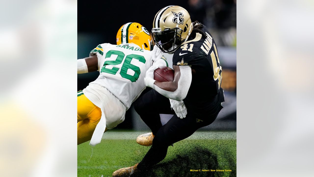 New Orleans Saints running back Alvin Kamara defying description