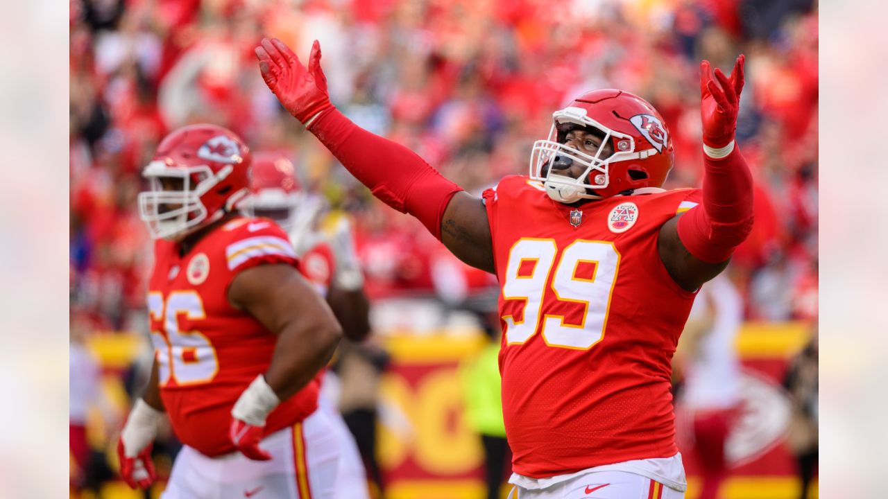 Kansas City Chiefs defensive tackle Khalen Saunders (99) against