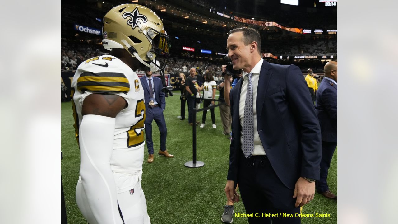 Deadspin NFL Over/Under: Bet Brees' last stand in the Superdome?