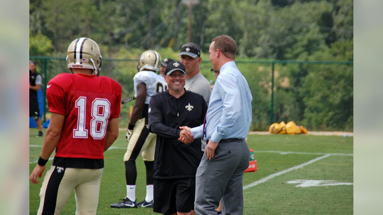 Peyton Manning visits Saints training camp