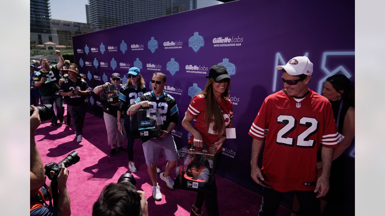 PHOTOS  2022 NFL Draft Party - Live from Las Vegas (Day 1)