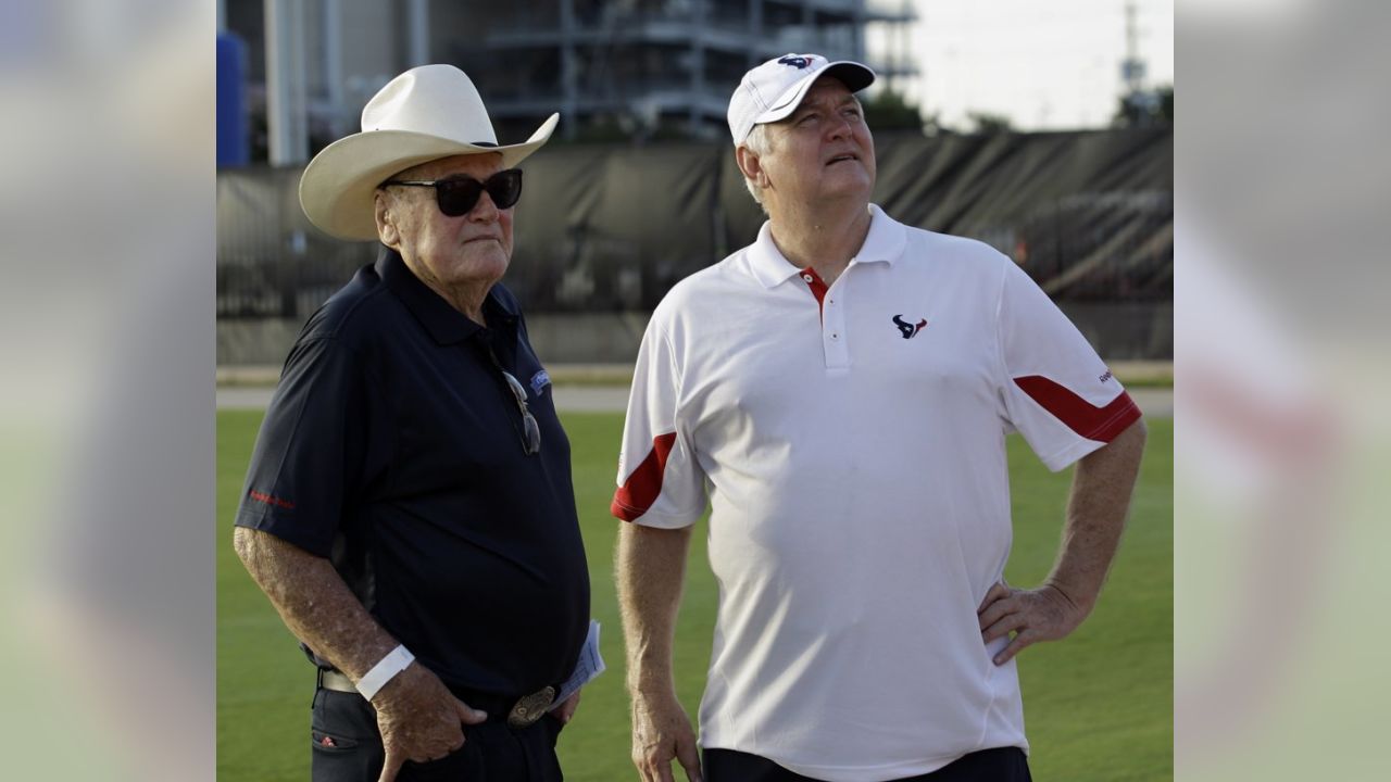 Bum Phillips gave the NFL charm and charisma topped by a Stetson