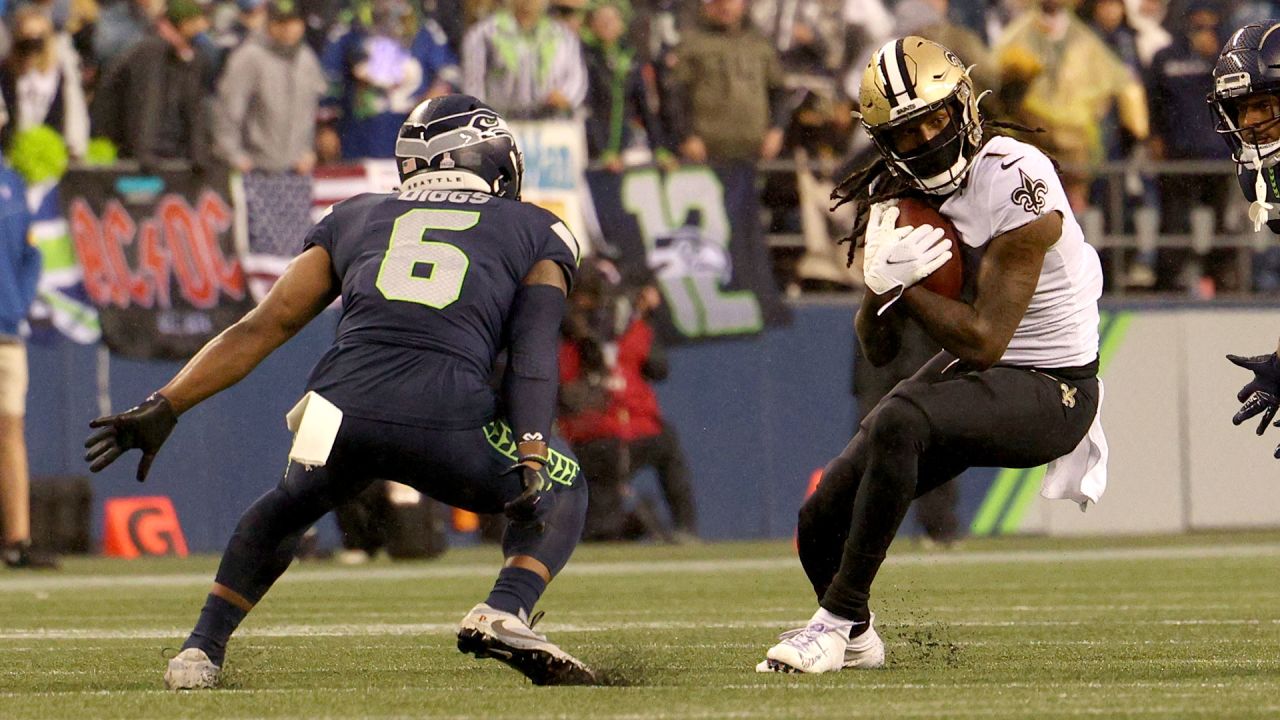 Saints get physical, outlast Seahawks 25-20