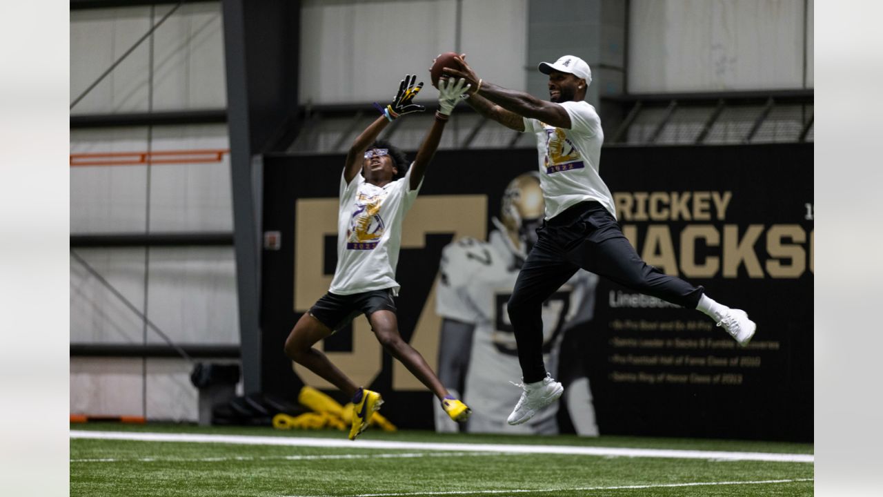 Video: Jarvis Landry invites the Lutcher Bulldogs to the New Orleans Saints  practice