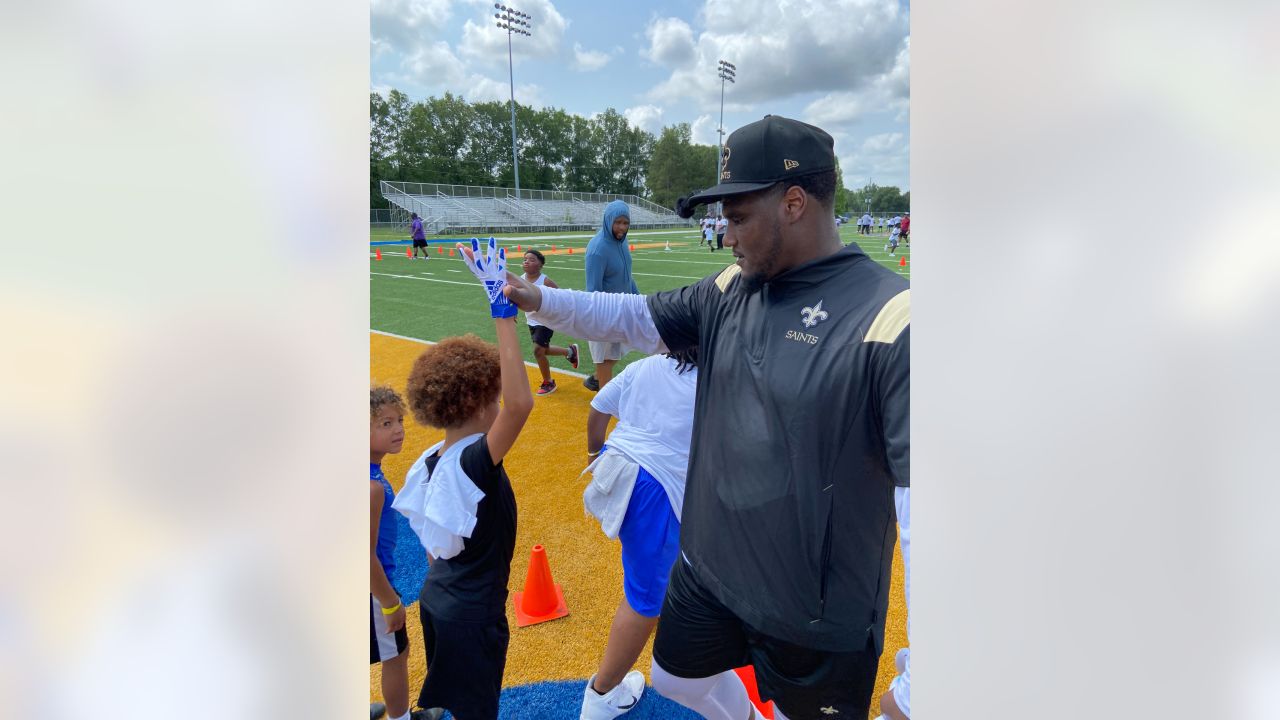 Saints DT Malcolm Roach holds football camp for kids - Canal