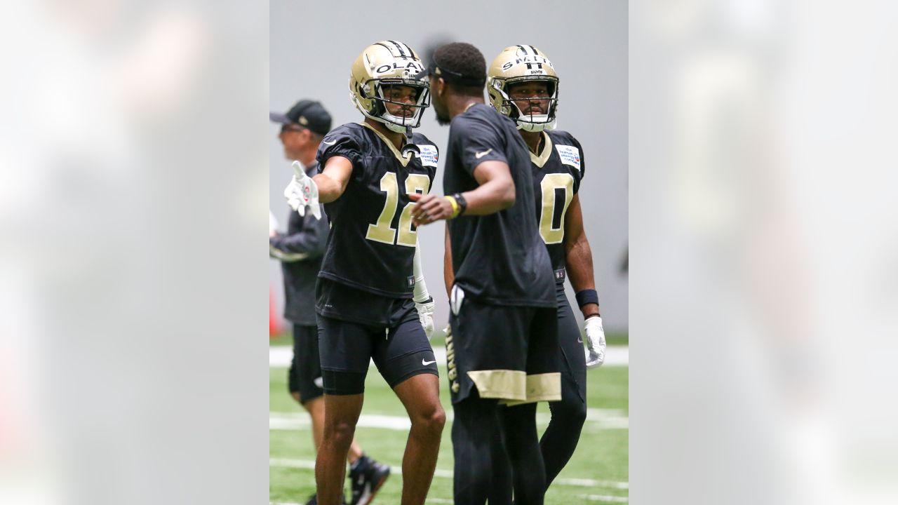 New Orleans Saints defensive tackle David Onyemata (93) stretches during  NFL football training camp in Metairie, La., Wednesday, Aug. 11, 2021. (AP  Photo/Derick Hingle Stock Photo - Alamy