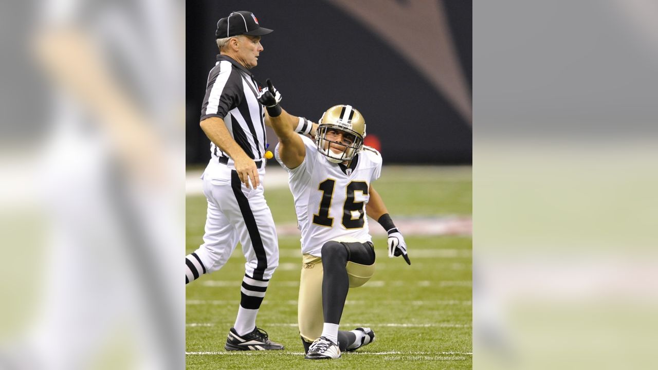 Lance Moore Of The New Orleans Saints In Post Game Interview With CBS  Sports At The Louisiana Superdome Nov 24, 2008 Stock Photo, Picture and  Royalty Free Image. Image 24484024.