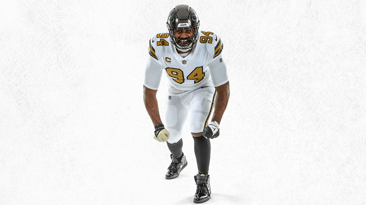 op gang brengen eetbaar Voorschrift Photos: Saints unveil new black helmet for 2022 NFL season | Uniform Watch