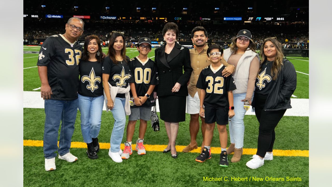 Carolina Panthers Vs. New Orleans Saints. Fans Support On NFL Game.  Silhouette Of Supporters, Big Screen With Two Rivals In Background. Stock  Photo, Picture and Royalty Free Image. Image 151159294.