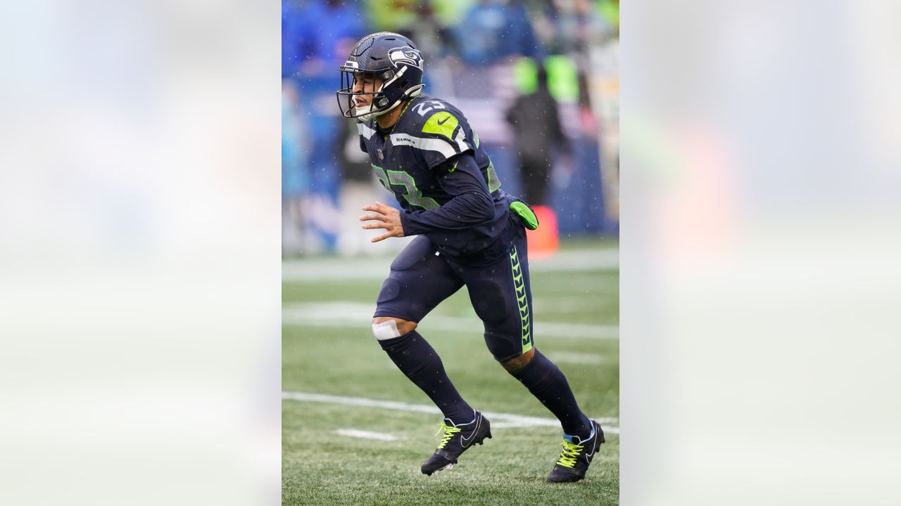 Seahawks, new safety Johnathan Abram getting to know each other