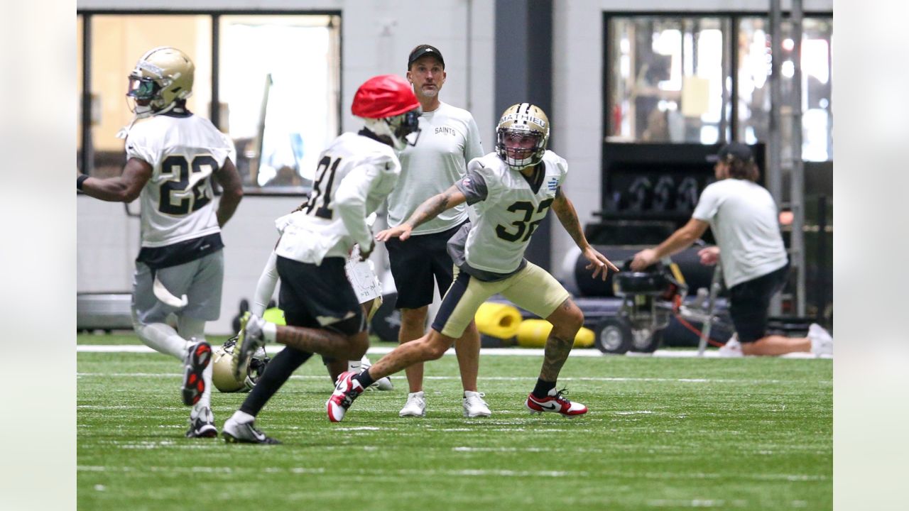 New Orleans Saints wide receiver Tre'Quan Smith (10) makes a fingertip  catch at the NFL team's football training camp in Metairie, La., Friday,  Aug. 4, 2023. (AP Photo/Gerald Herbert Stock Photo - Alamy