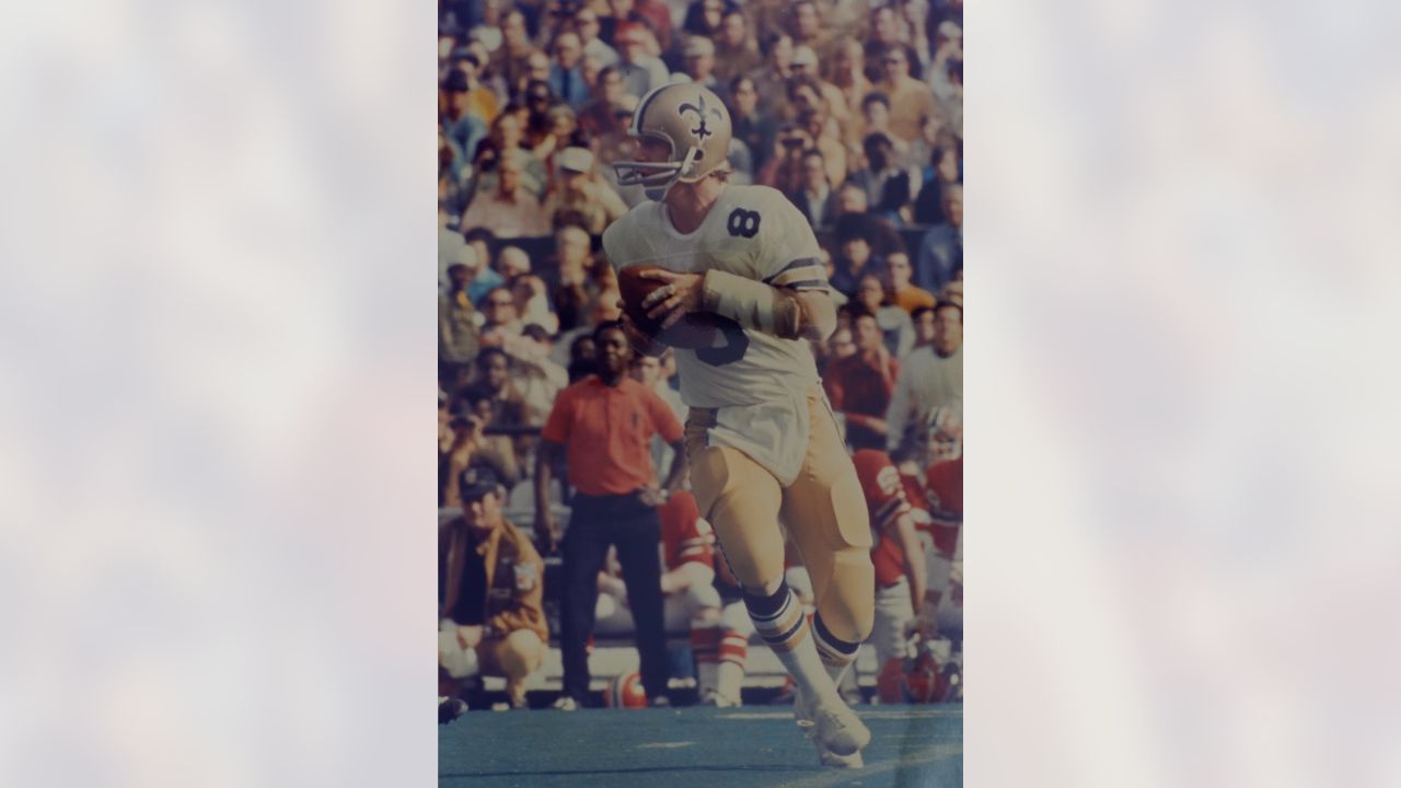 Archie Manning New Orleans Saints Unsigned Passing Photograph