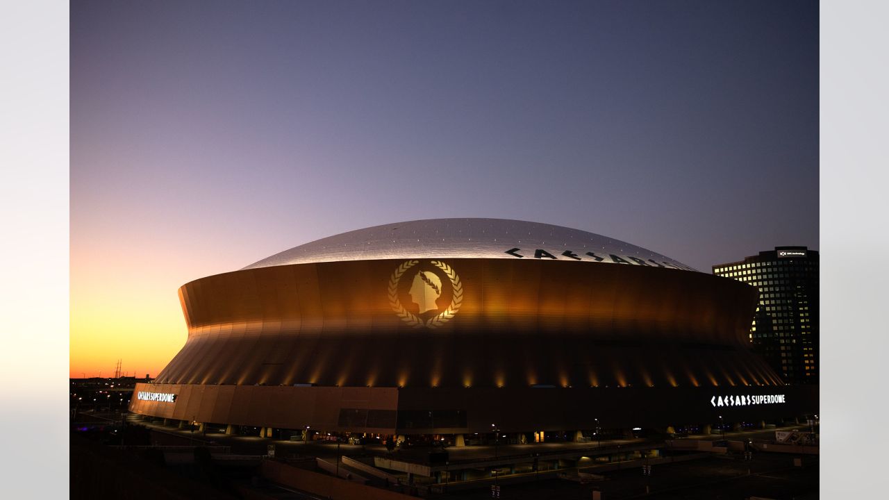 Superdome in Red - At night, Mercedes-Benz Superdome, the home