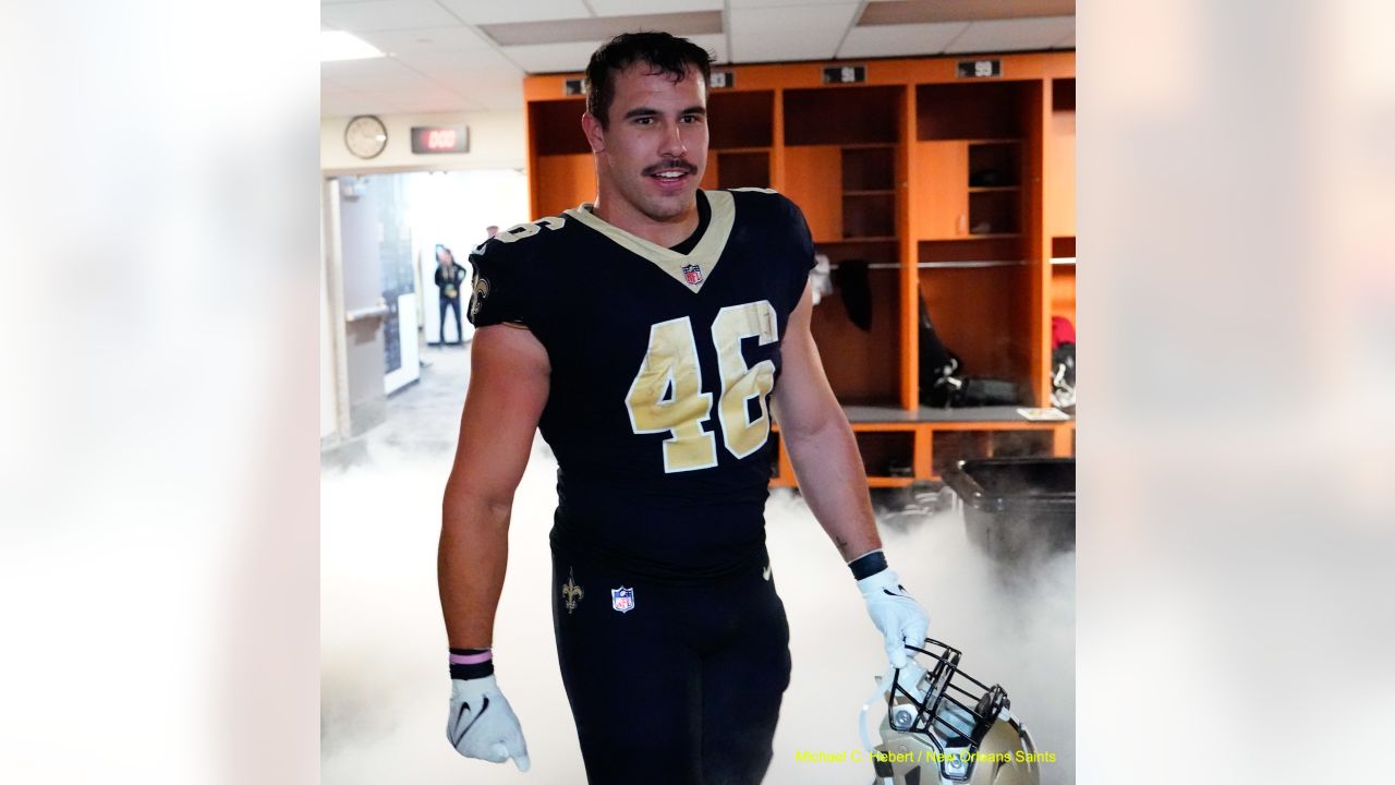 New Orleans Saints tight end Juwan Johnson (83) warms up before an NFL  preseason football game against the Los Angeles Chargers, Friday, Aug. 26,  2022, in New Orleans. (AP Photo/Tyler Kaufman Stock