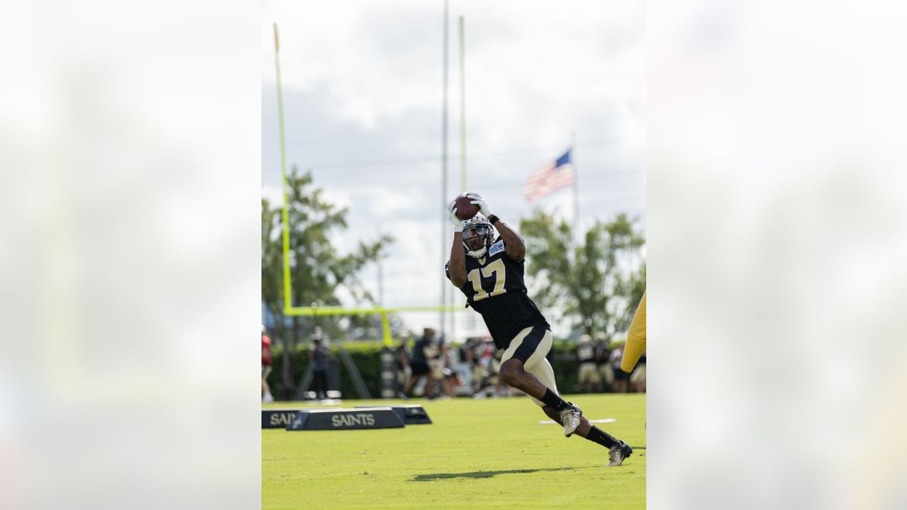 New Orleans Saints rookie cornerback Alontae Taylor taking hands-on  approach to training camp