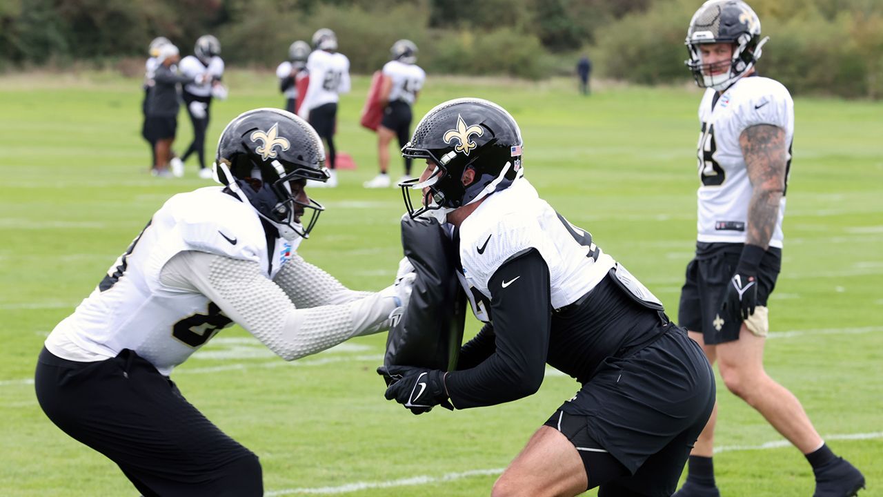 Photos: Saints practice in London, debut black helmets