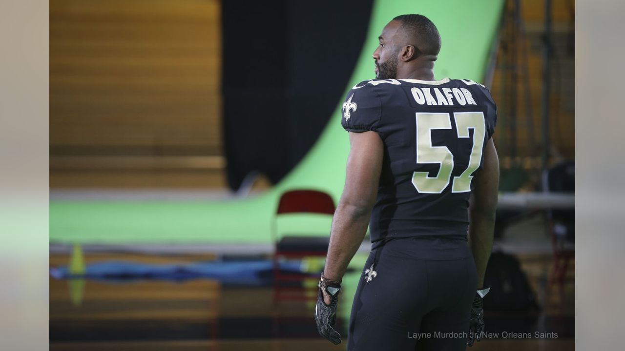 First Look: Adrian Peterson in his Saints uniform