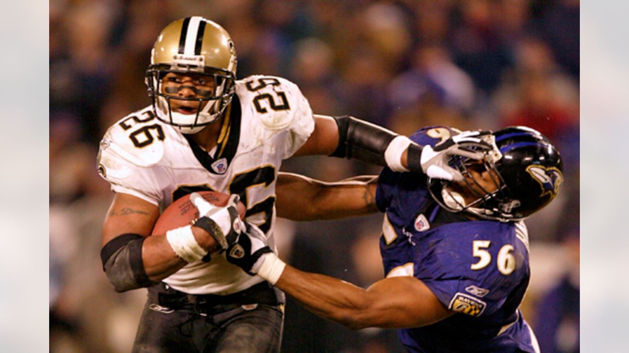 Deuce McAllister re-signs with the New Orleans Saints; DT Leisle