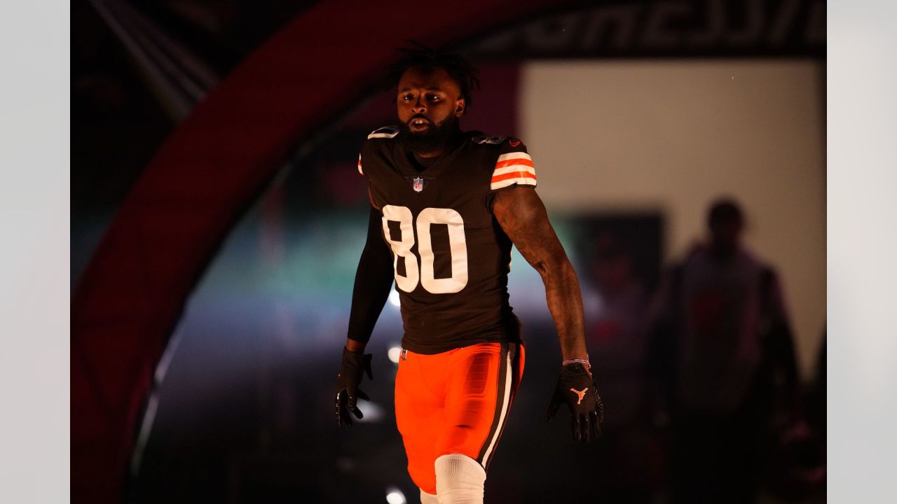 New Orleans Saints wide receiver Jarvis Landry (5) runs to the line during  an NFL football game against the San Francisco 49ers, Sunday, Nov.27, 2022,  in Santa Clara, Calif. (AP Photo/Scot Tucker