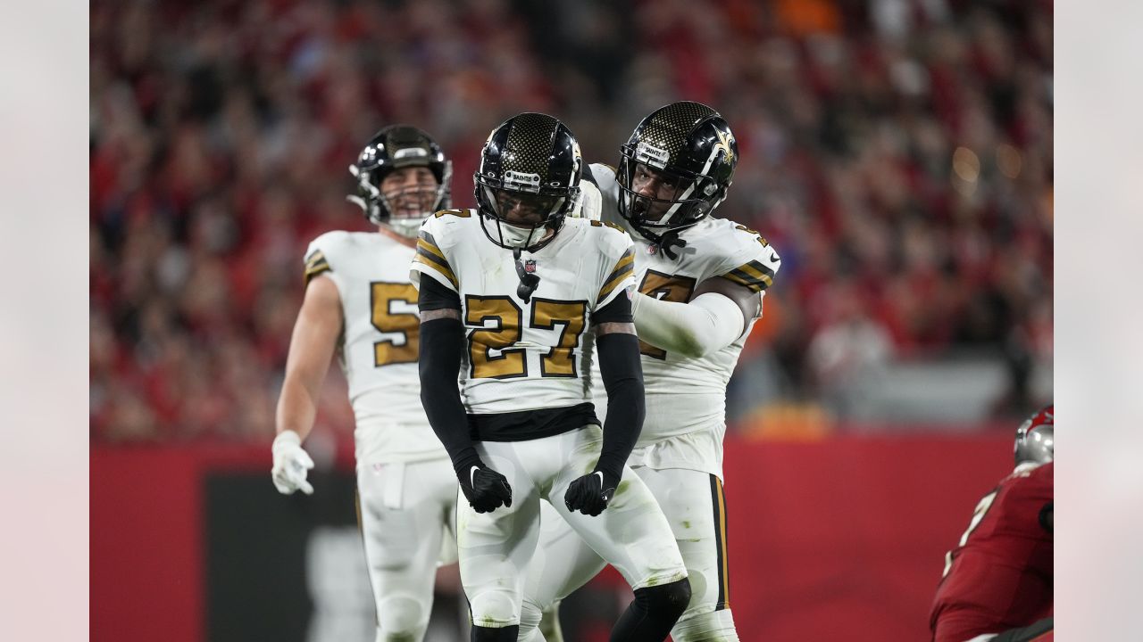 New Orleans Saints cornerback Alontae Taylor (27) looks into the backfield  during an NFL football game against the San Francisco 49ers, Sunday,  Nov.27, 2022, in Santa Clara, Calif. (AP Photo/Scot Tucker Stock