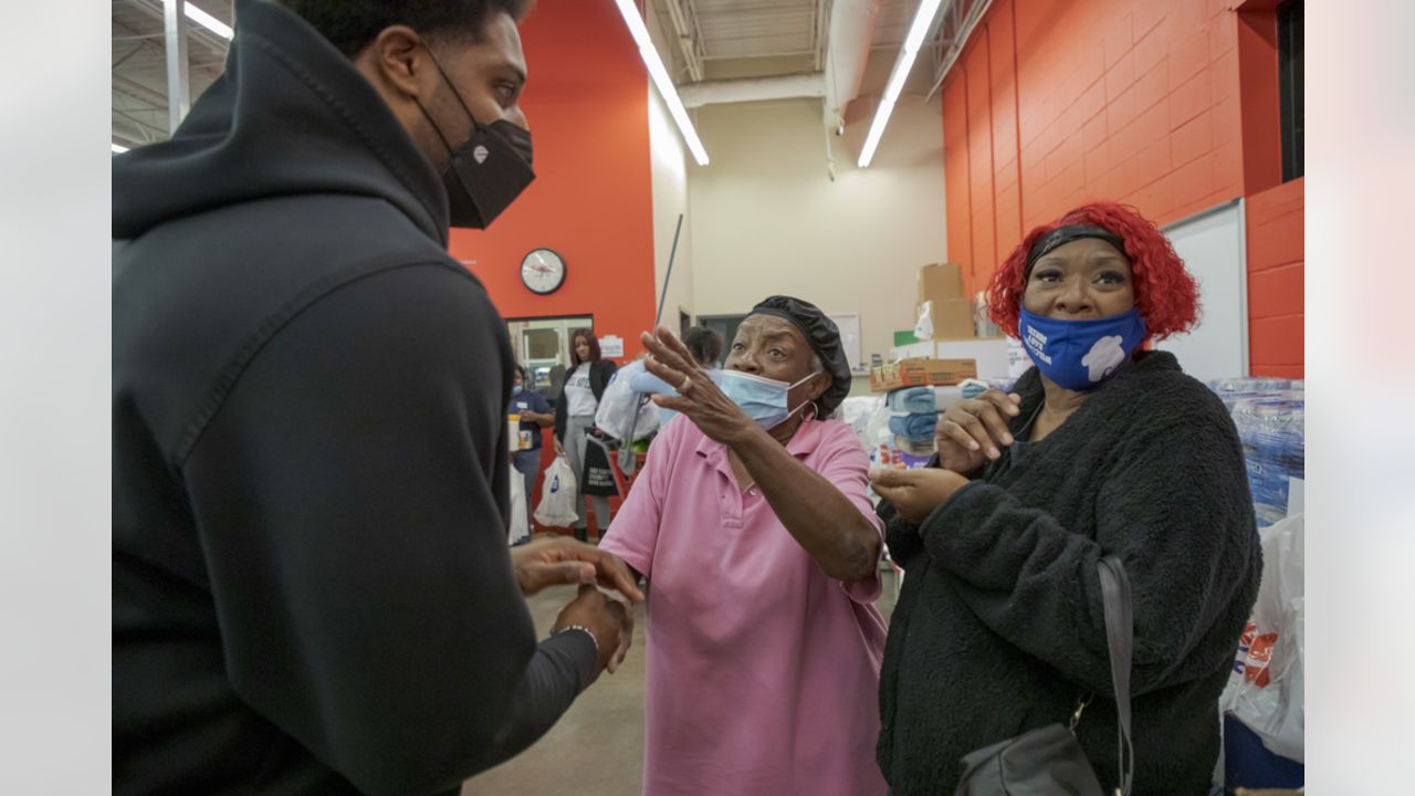 Saints Alvin Kamara, Cam Jordan Hosting Grocery Buy-Out in NOLA