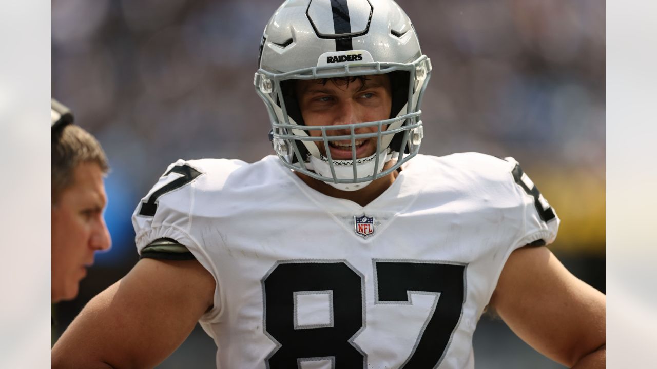 Raiders tight end Foster Moreau bracing for a big season