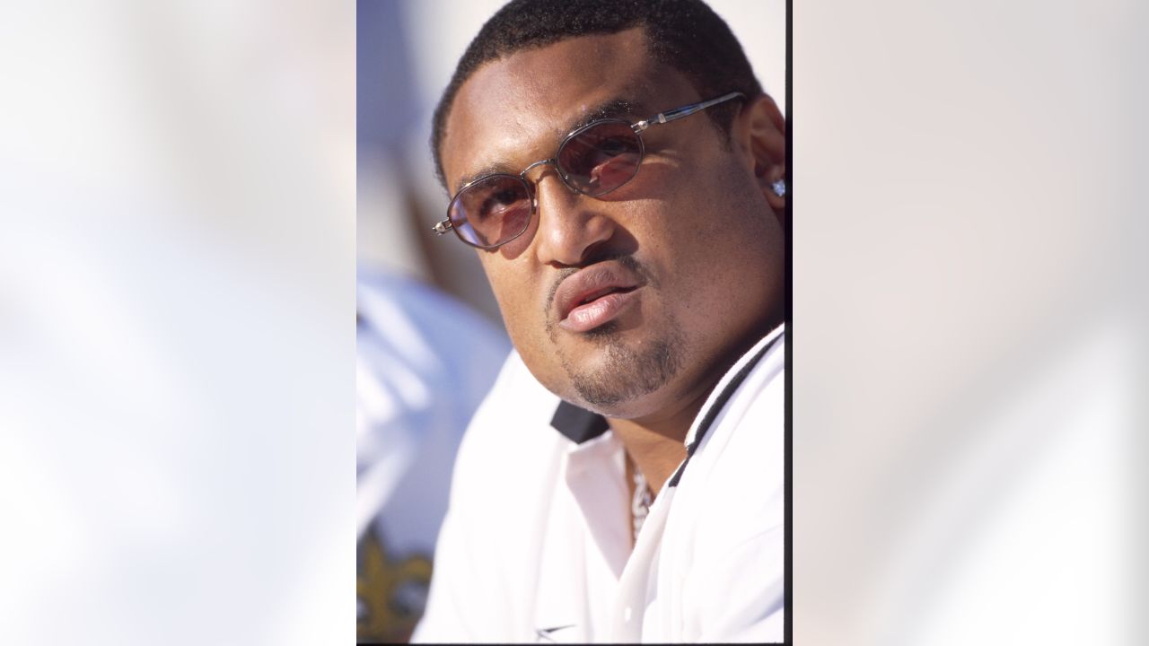 Happy birthday, Willie Roaf! 